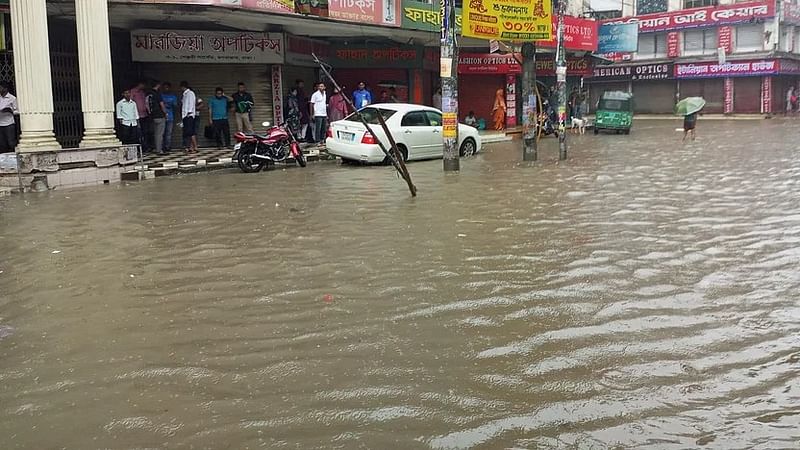 Roads in several areas of the city have been inundated. This photo was taken from the Moghbazar area in the capital